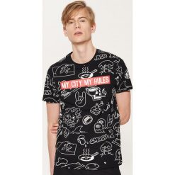 T-shirty męskie: T-shirt z rysunkami – Czarny