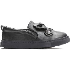 Czarne Slip On Promise To Keep. Czarne buty dziewczęce sportowe marki Born2be, z materiału, z okrągłym noskiem. Za 49,99 zł.