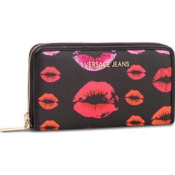Duży Portfel Damski VERSACE JEANS - E3VTBPJ3 71099 500. Czarne portfele damskie Versace Jeans, bez wzorów, z jeansu. W wyprzedaży za 239,00 zł.