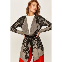 Desigual - Kardigan. Szare swetry damskie Desigual, s, bez wzorów, z poliesteru. W wyprzedaży za 359,90 zł.