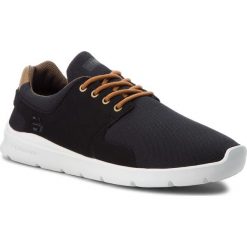 Sneakersy ETNIES - Scout Xt 4101000459 Black/Brown 590. Czarne sneakersy męskie marki Etnies, na co dzień, bez wzorów, z tworzywa sztucznego, eleganckie, bez zapięcia. W wyprzedaży za 239,00 zł.