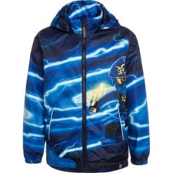 LEGO Wear BOY JAKOB 203 Kurtka przejściowa dark navy. Niebieskie kurtki męskie marki LEGO Wear, z poliesteru. Za 339,00 zł.