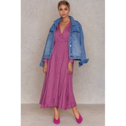 Sukienki: NA-KD Boho Sukienka maxi zapinana na guziki – Pink