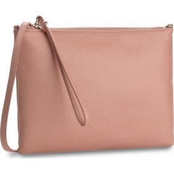 Torebka COCCINELLE - AV3 Pochette E5 AV3 55 69 05 Rose 023. Różowe torebki klasyczne damskie marki Coccinelle, bez wzorów, ze skóry, eleganckie, bez dodatków. W wyprzedaży za 379,00 zł.