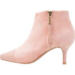Shoe The Bear AGNETE MIX Ankle boot pale blush. Różowe botki damskie skórzane marki Shoe The Bear. W wyprzedaży za 356,30 zł.