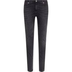 Jeansy Skinny Fit Tommy Jeans DM0DM06393. Czarne jeansy męskie Tommy Jeans, m, bez wzorów, z elastanu. W wyprzedaży za 289,00 zł.