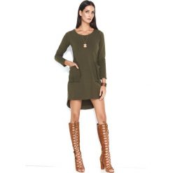 Khaki Asymetryczna Krótka Sukienka z Kieszeniami. Brązowe sukienki damskie Molly.pl, na co dzień, s, z aplikacjami, z dzianiny, z okrągłym kołnierzem, z krótkim rękawem, długie, mini, asymetryczne. Za 129,90 zł.