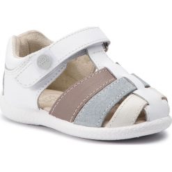 Sandały GIOSEPPO - 48140 White. Białe sandały dziewczęce Gioseppo, ze skóry, bez zapięcia. Za 219,00 zł.