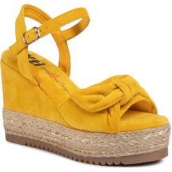 Espadryle XTI - 49940 Yellow. Żółte espadryle damskie Xti, bez wzorów, z tworzywa sztucznego, bez obcasa, na obcasie. Za 209,00 zł.