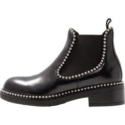 Bruno Premi Ankle boot nero. Czarne botki damskie marki Bruno Premi, ze skóry, bez obcasa, bez zapięcia. Za 649,00 zł.
