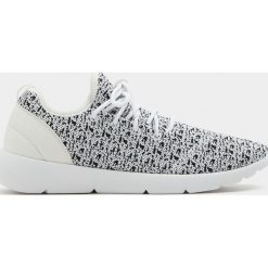 Buty męskie: Fantazyjne buty sportowe z technicznego materiału
