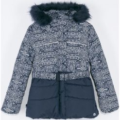 Coccodrillo - Kurtka dziecięca 92-122 cm. Niebieskie kurtki dziewczęce COCCODRILLO, w paski, z tkaniny, długie, z kapturem. Za 219,90 zł.