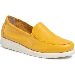Półbuty CAPRICE - 9-24751-24 Yellow Nappa 605. Żółte półbuty damskie Caprice, na co dzień, bez wzorów, ze skóry, bez obcasa, na płaskiej podeszwie, bez zapięcia. W wyprzedaży za 179,00 zł.