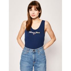 Top Tommy Jeans DW0DW06700. Niebieskie bluzki damskie Tommy Jeans, s, bez wzorów, z jeansu, polo. W wyprzedaży za 89,00 zł.