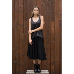 Czarny top z jedwabiem Silk Spirit. Czarne bluzki damskie Veva, bez wzorów, z wełny, bez kołnierzyka. Za 99,00 zł.