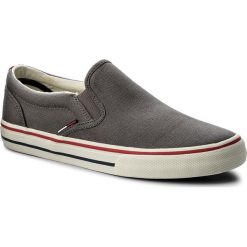 Tenisówki TOMMY JEANS - Textile Slip On EM0EM00002 Steel Grey 039. Szare półbuty męskie Tommy Jeans, bez wzorów, z jeansu, eleganckie, bez zapięcia. W wyprzedaży za 199,00 zł.
