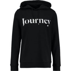 Samsøe & Samsøe TRAVEL Bluza z kapturem black. Czarne kardigany męskie marki Samsøe & Samsøe, m, z bawełny, z kapturem. W wyprzedaży za 399,20 zł.