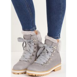 Jasnoszare Traperki Empty Wallet. Szare buty zimowe damskie Born2be, na płaskiej podeszwie. Za 109,99 zł.