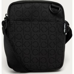 Calvin Klein - Torba. Czarne torby męskie skórzane Calvin Klein, w paski, ze skóry ekologicznej, casualowe, na ramię, małe. Za 299,90 zł.