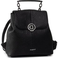 Plecak DESIGUAL - 20SAKP09 2000. Czarne plecaki damskie Desigual, bez wzorów, ze skóry ekologicznej, eleganckie, bez dodatków. Za 349,00 zł.