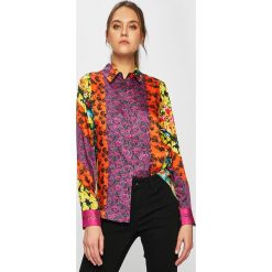 Desigual - Koszula. Różowe bluzki damskie Desigual, na co dzień, s, w kwiaty, z poliesteru, casualowe, bez kołnierzyka, z długim rękawem. W wyprzedaży za 279,90 zł.