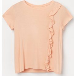 T-shirt z falbanką - Kremowy. Białe t-shirty damskie Reserved, bez wzorów, z falbankami. W wyprzedaży za 9,99 zł.