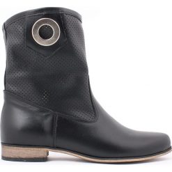Botki - skóra naturalna - model 269 - kolor czarny. Czarne botki damskie Zapato, na wiosnę, ze skóry, eleganckie, na niskim obcasie, na płaskiej podeszwie, bez zapięcia. W wyprzedaży za 319,20 zł.