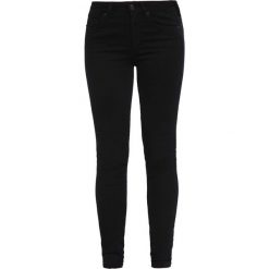 Abercrombie & Fitch BLACK SUPER SKINNY Jeans Skinny Fit black. Czarne jeansy damskie relaxed fit marki Abercrombie & Fitch, z bawełny. W wyprzedaży za 295,20 zł.