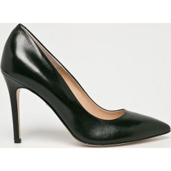 Solo Femme - Szpilki. Czarne szpilki Solo Femme, bez wzorów, ze skóry, bez obcasa, na obcasie, bez zapięcia. Za 339,90 zł.