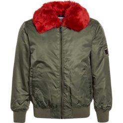 Replay Kurtka zimowa army green. Zielone kurtki chłopięce zimowe marki Replay, z materiału. W wyprzedaży za 439,45 zł.