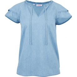 Bluzka dżinsowa bonprix jasnoniebieski. Niebieskie t-shirty damskie bonprix, bez wzorów, z okrągłym kołnierzem. Za 59,99 zł.