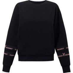 Cardio Bunny - Bluza Chicago. Różowe bluzy damskie Cardio Bunny, s, z aplikacjami, z elastanu, bez rękawów, bez kaptura. W wyprzedaży za 129,90 zł.
