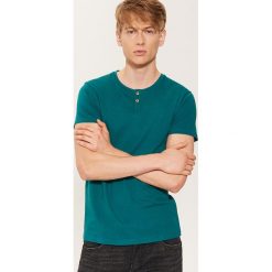 Gładki t-shirt z guzikami - Turkusowy. Niebieskie t-shirty męskie marki House, l. Za 35,99 zł.