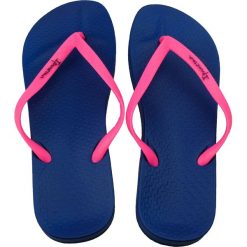 Japonki damskie Ipanema 81030-20502,Kolor niebieski z różowym. Różowe klapki damskie Ipanema, bez wzorów, bez obcasa. Za 55,00 zł.