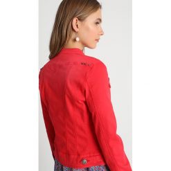 Freeman T. Porter ISMERIE NEW MAGIC COLOR Kurtka jeansowa molten lava. Niebieskie kurtki damskie jeansowe marki Freeman T. Porter. Za 509,00 zł.
