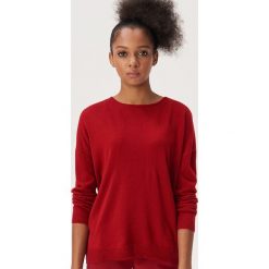 Sweter z ozdobnym dekoltem na plecach - Bordowy. Czerwone swetry damskie Sinsay, s, bez wzorów, bez rękawów, bez kaptura. Za 49,99 zł.