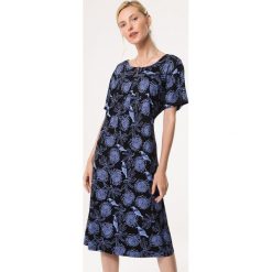 Czarno-Niebieska Sukienka Grassy. Czarne sukienki damskie Born2be, na lato, s, z dzianiny. Za 69,99 zł.