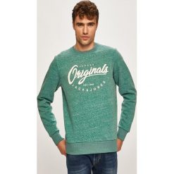 Jack & Jones - Bluza. Czerwone bluzy męskie Jack & Jones, xl, z nadrukiem, z bawełny, z okrągłym kołnierzem, bez rękawów, bez kaptura. W wyprzedaży za 79,90 zł.