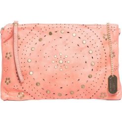 Torebki klasyczne damskie: Skórzana torebka w kolorze jasnoróżowym – 32 x 20 x 1 cm