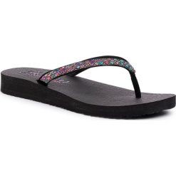 Japonki SKECHERS - Shine Away 32918/BKMT Black/Multi. Czarne klapki damskie Skechers, z aplikacjami, z tworzywa sztucznego, bez obcasa. Za 159,00 zł.
