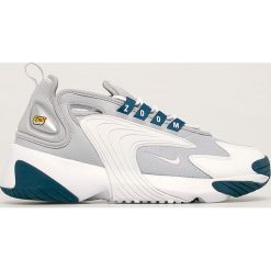 Nike Sportswear - Buty Zoom 2K. Szare buty sportowe damskie Nike Sportswear, bez wzorów, z gumy, sportowe, nike zoom. W wyprzedaży za 329,90 zł.
