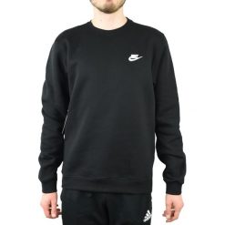 Nike NSW Fleece Club Crew 804340-010 bluzy męskie czarne L. Czarne bluzy męskie Nike, m, bez wzorów, z bawełny, klasyczne, z kapturem, bez rękawów, bez kaptura. W wyprzedaży za 189,99 zł.