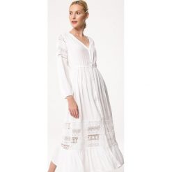Biała Sukienka Noncovered. Białe sukienki damskie Born2be, na lato, xl, z tkaniny. Za 119,99 zł.