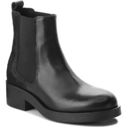 Sztyblety GUESS - FLMOR3 LEA10 BLACK. Czarne buty zimowe damskie marki Guess, z materiału, na obcasie. Za 739,00 zł.
