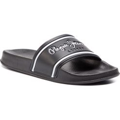 Klapki PEPE JEANS - Slider Classic PMS70070 Black 999. Czarne klapki męskie Pepe Jeans, bez wzorów, z jeansu. Za 109,00 zł.