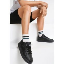 Czarne Buty Sportowe Water Meloon. Czarne buty sportowe damskie Renee, bez wzorów, sportowe. Za 89,99 zł.