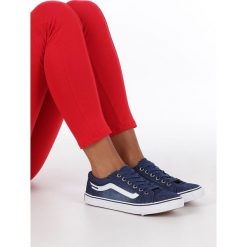Granatowe Trampki Jeansowe Sznurowane Casu 630. Trampki i tenisówki damskie Casu, bez wzorów, z jeansu, na sznurówki. Za 39,99 zł.
