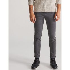 Bawełniane spodnie skinny - Szary. Szare spodnie męskie Reserved, m, bez wzorów, z bawełny. Za 99,99 zł.