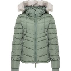 Kurtka puchowa Superdry Luxe Fuji W5000039A. Różowe kurtki damskie Superdry, bez wzorów, z nylonu, bez kaptura. W wyprzedaży za 279,00 zł.
