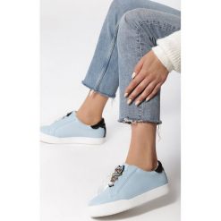 Niebieskie Buty Sportowe Milion Lights. Niebieskie buty sportowe damskie Born2be, bez wzorów, sportowe. W wyprzedaży za 29,99 zł.